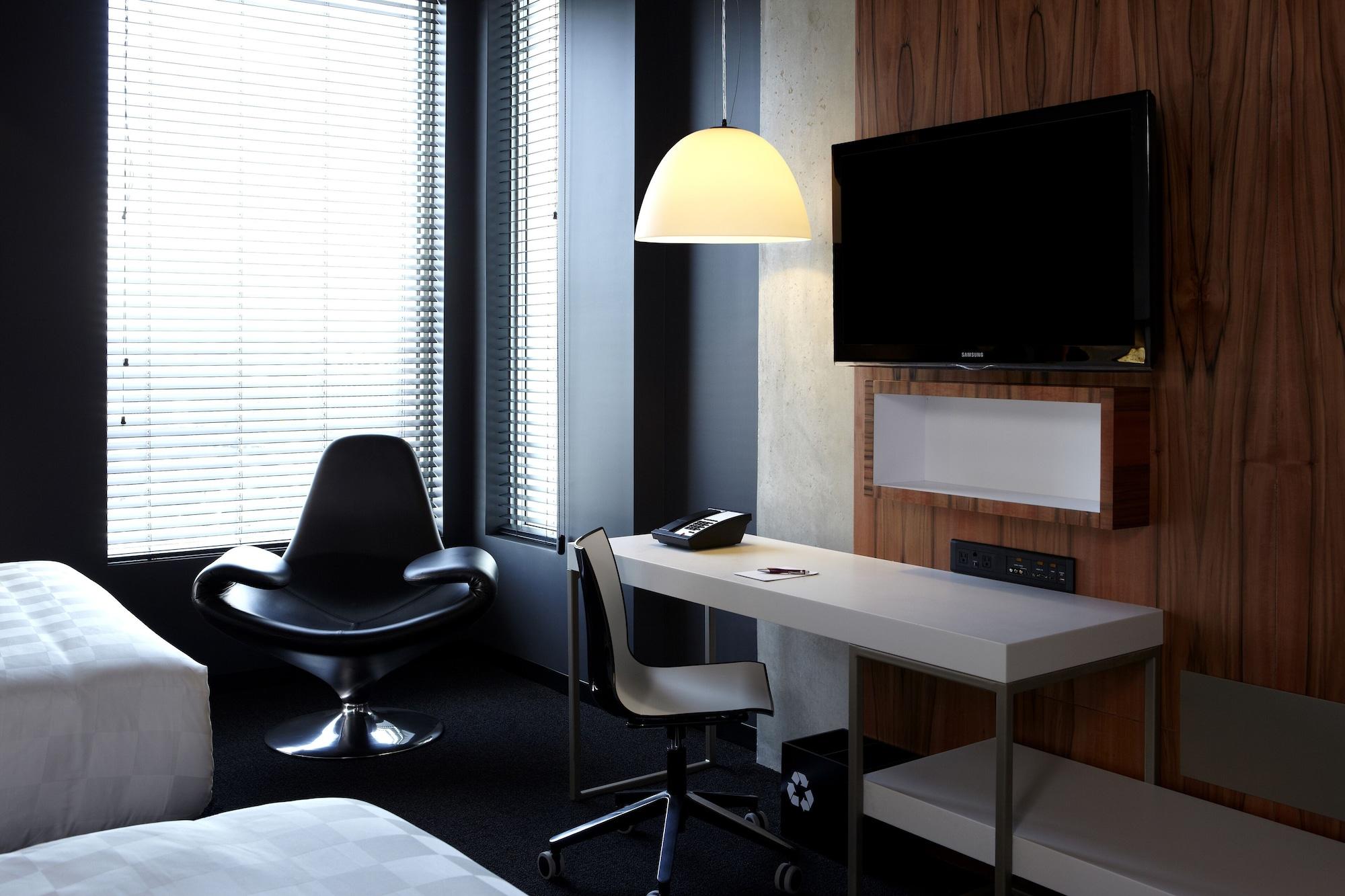 Alt Hotel Halifax Airport Enfield Bagian luar foto