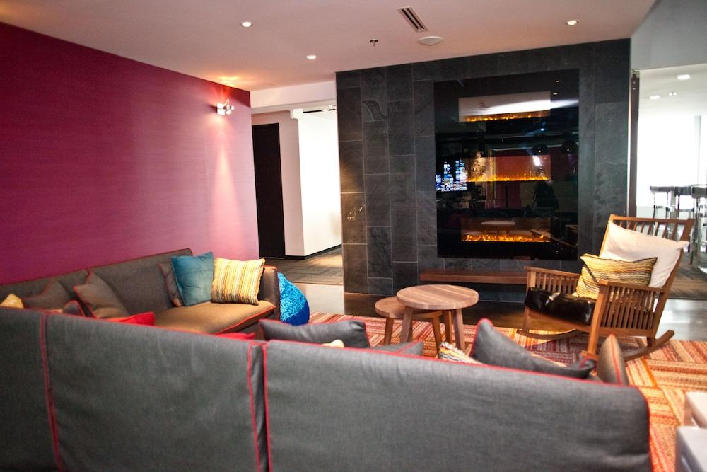 Alt Hotel Halifax Airport Enfield Bagian luar foto