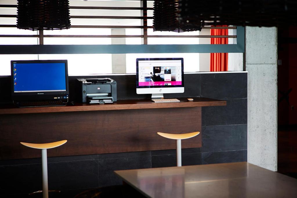 Alt Hotel Halifax Airport Enfield Bagian luar foto